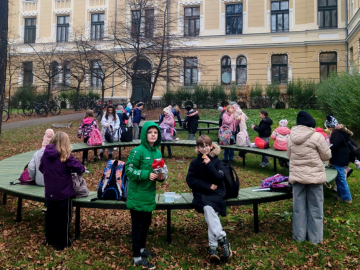 Kis székelyudvarhelyi olvasók a gimnáziumukban
